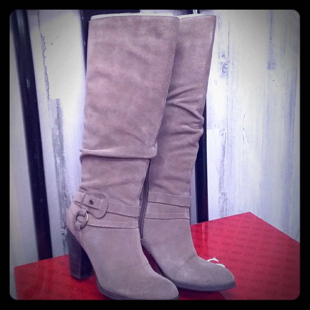 Suede boots